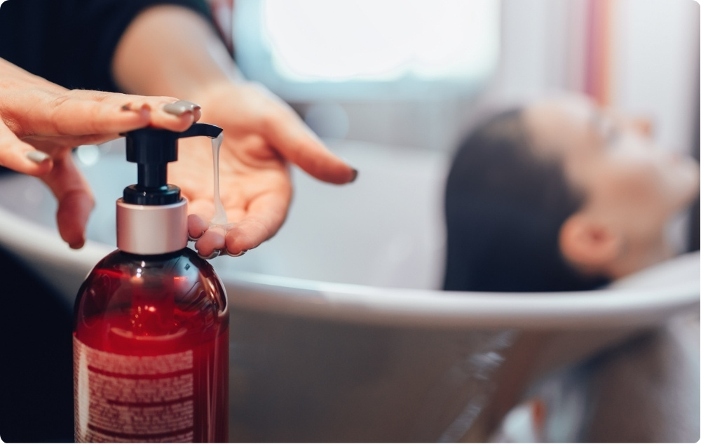 Kaip priedas šampūnuose riebiai galvos odai ir pleiskanoms